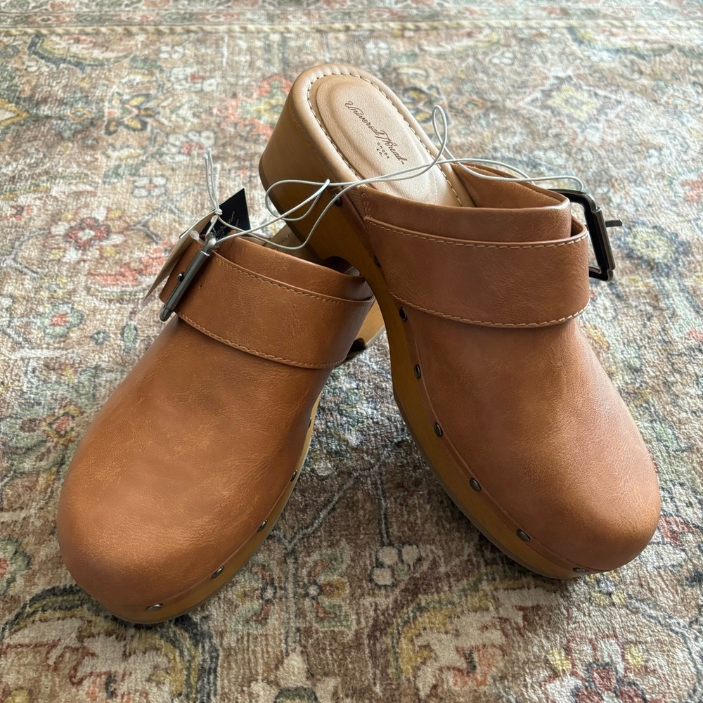 Universal Thread Faye Clog Shoes